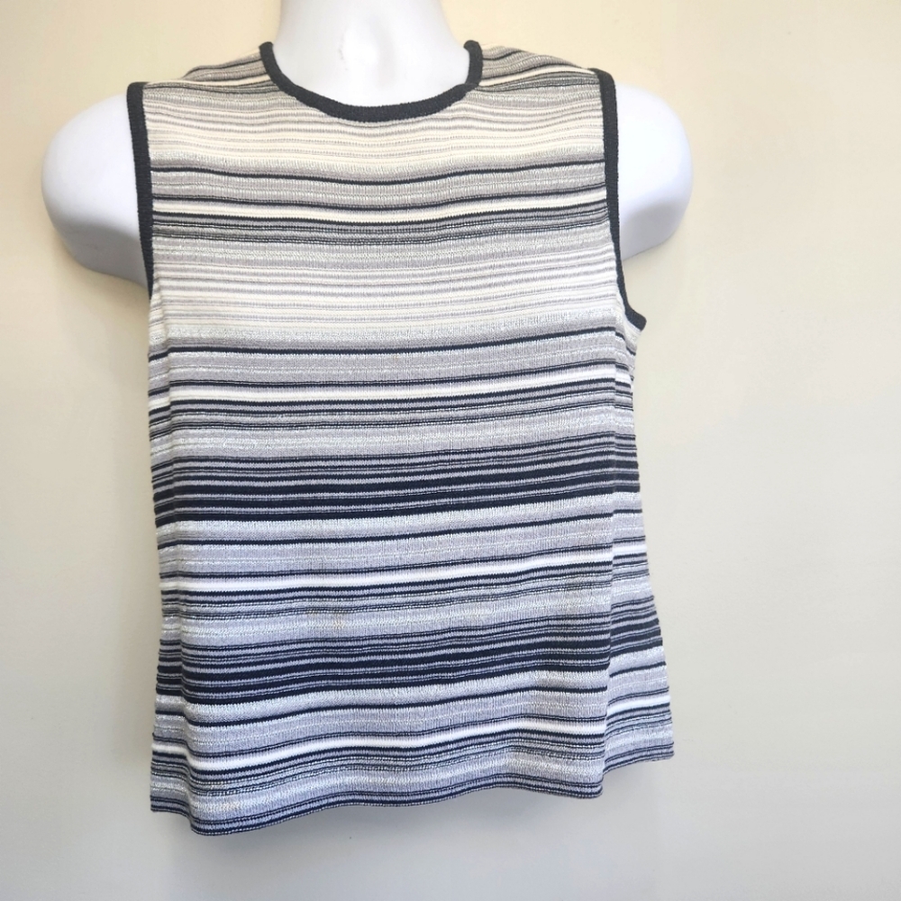St John black and white striped top 80% wool 20% Rayon. Size Medium.